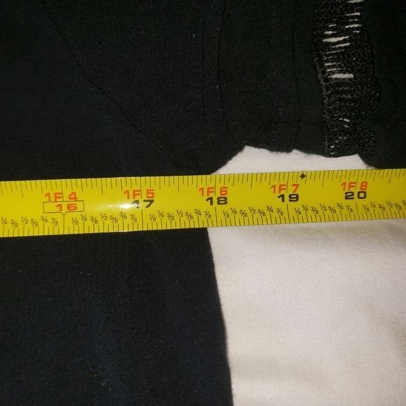 One September Eyelet Detail Bell Sleeve Blouse Size Small - Picture 7 of 8